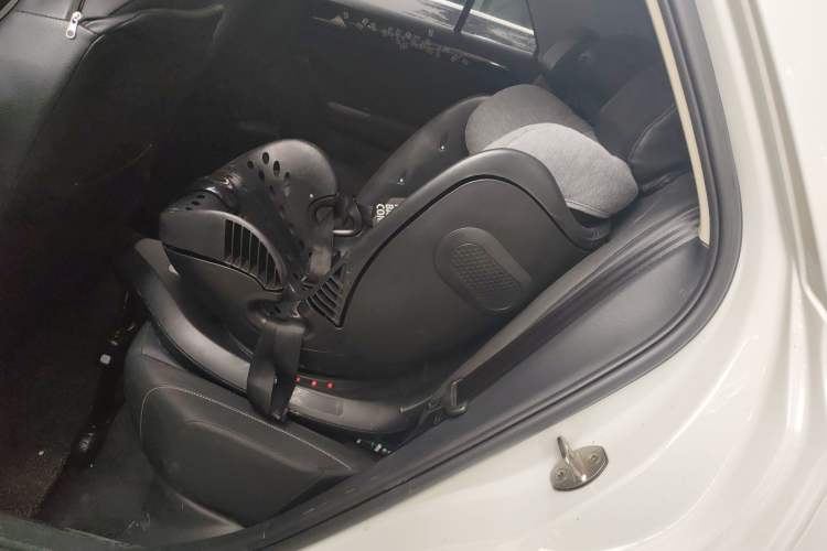 Used Volkswagen T-ROC 2018 280TSI DSG Two-Wheel-Drive Comfort Version China V Standard Left Rear Seat