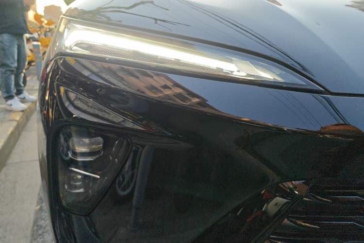 Used Buick Envision 2025 Encore Plus 28T Two-Wheel-Drive Platinum Edition