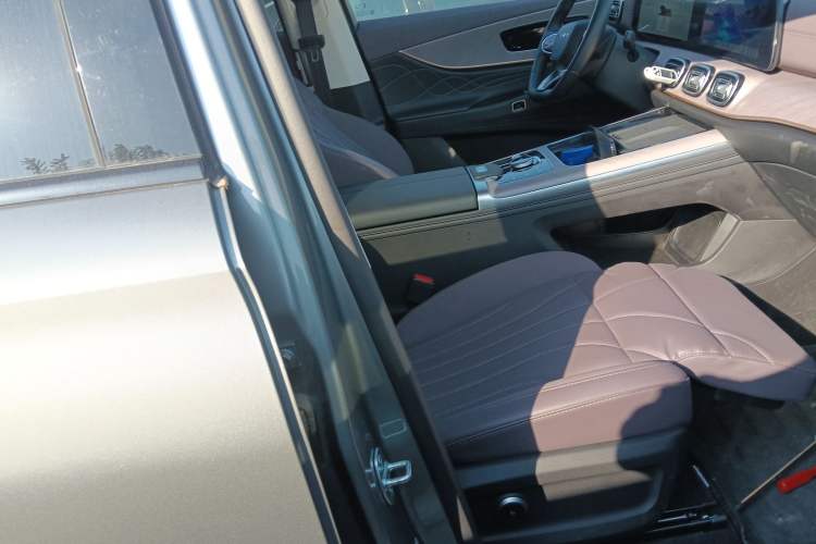 Used Chery Tiggo 9 C-DM 2025 1.5T 106KM Ultra-Comfort Edition 5 Seats Lithium-NMC