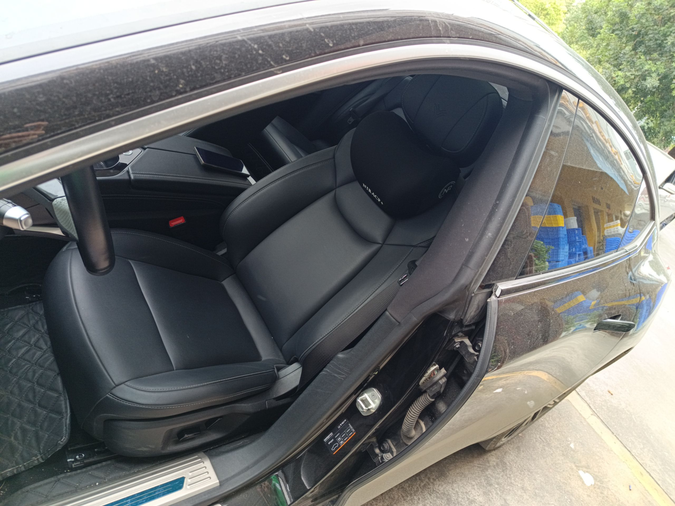 Переднее сиденье в автомобиле