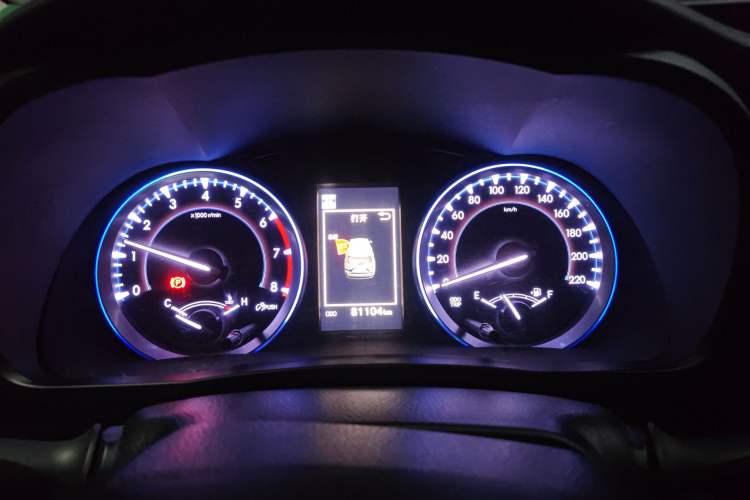 Used Toyota Highlander 2018 2.0T Four-Wheel Drive Luxury Edition 7 Seats China V Emission Standard