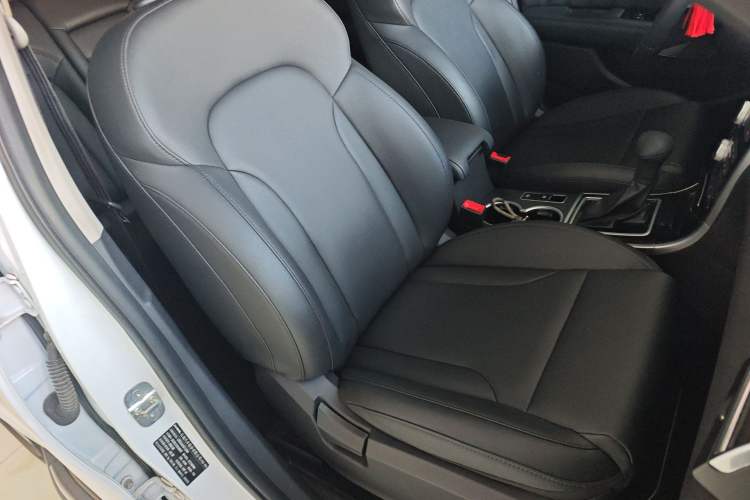 Used Haval H2 2016 Red-Label 1.5T Automatic Two-Wheel Drive Luxury Model Right Front Seat