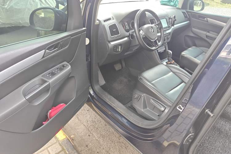 Used Volkswagen Sharan 2016 380TSI Comfort Edition 7-Seater
