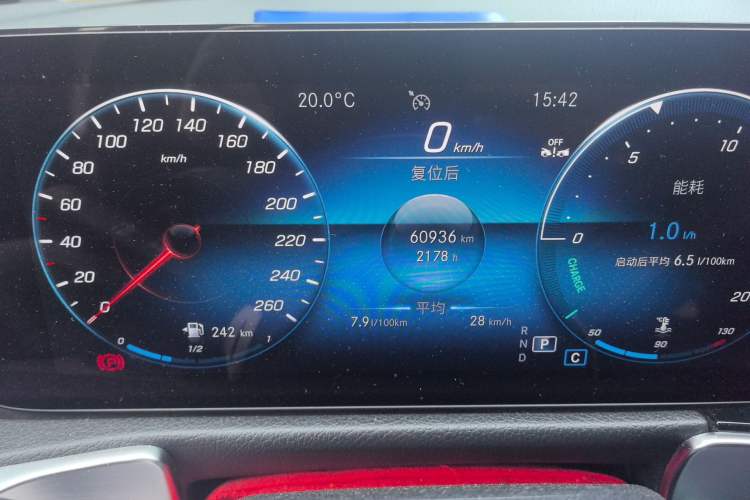 Used Mercedes-Benz GLB 2023 GLB 200 Fashion Model Odometer Close Up