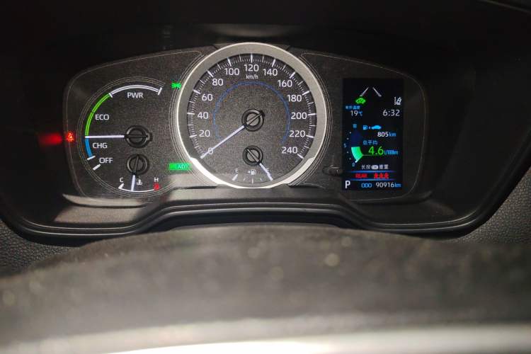 Used Toyota Corolla 2021 Dual-Motor 1.8L E-CVT Elite Edition Odometer Close Up