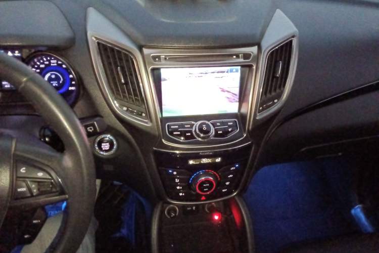 Used Changan CS75 2016 1.8T Automatic Elite Model China V Standard