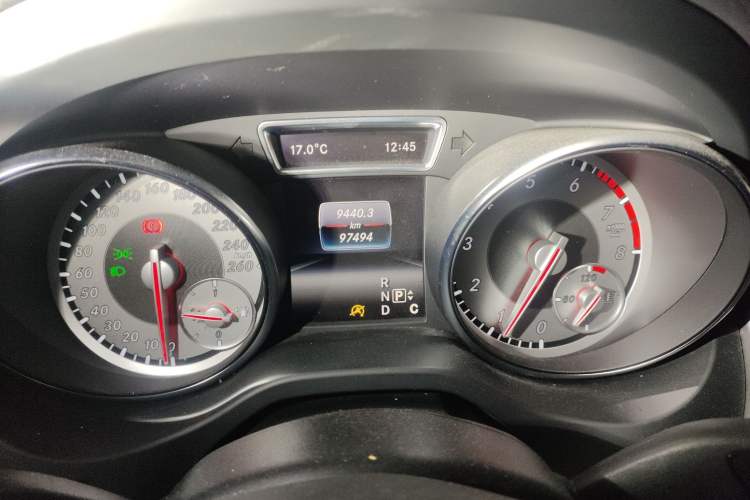 Used Mercedes-Benz CLA 2015 CLA 220 4MATIC Odometer Close Up
