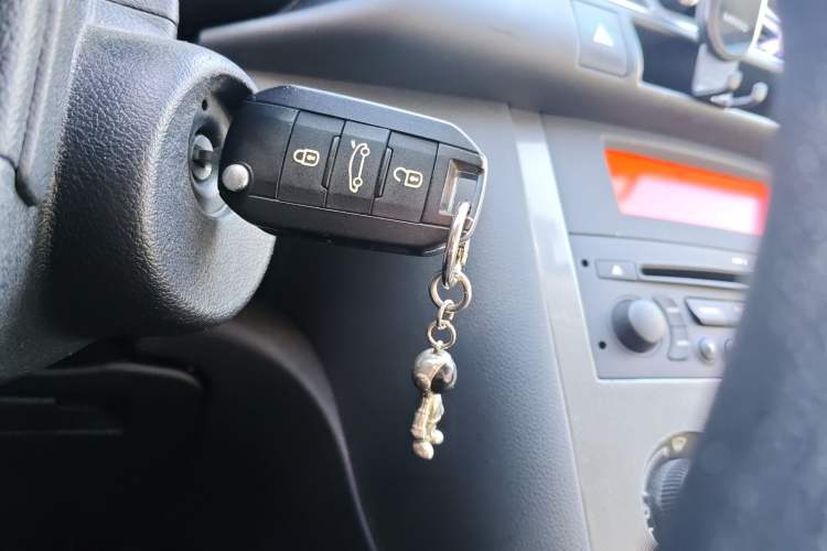 Used Peugeot 3008 2016 2.0L Manual Classic Edition
