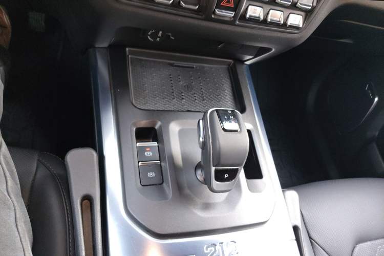 Used 212 T01 2025 2.0T Changfeng
