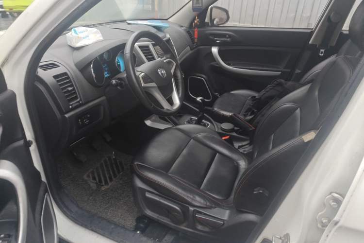 Used CHANGAN CS35 2015 1.6L Manual Luxury Model China IV Standard Left Front Seat