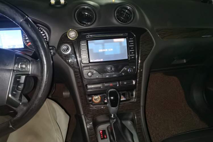 Used Ford Mondeo 2011 2.3L Luxury Model