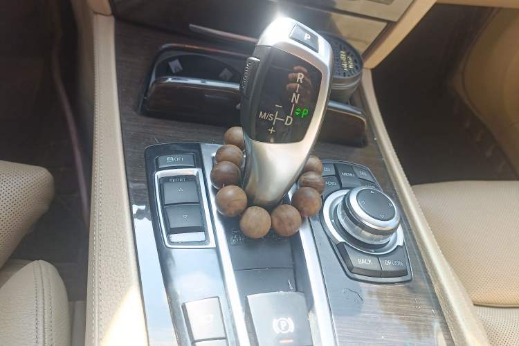 Used BMW 7 Series 2009 740Li Luxury Model Gear Lever