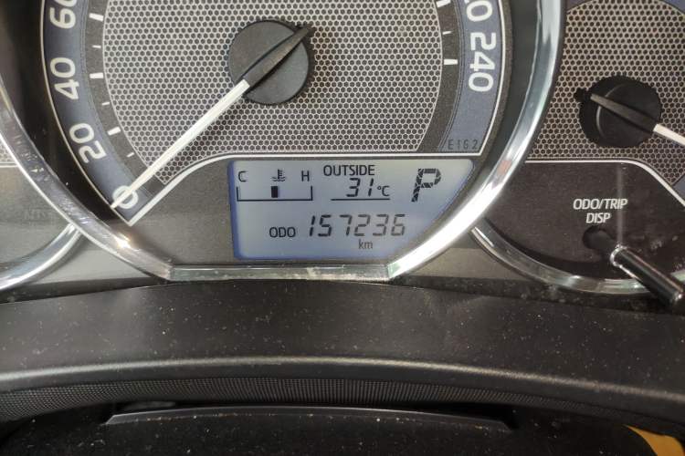 Used Toyota Corolla 2017 Revised Version 1.6L S-CVT GL Odometer Close Up