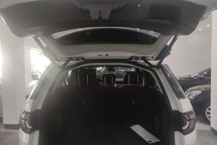 Used Land Rover Discovery Sport 2019 240 PS PURE Edition China VI Standard
