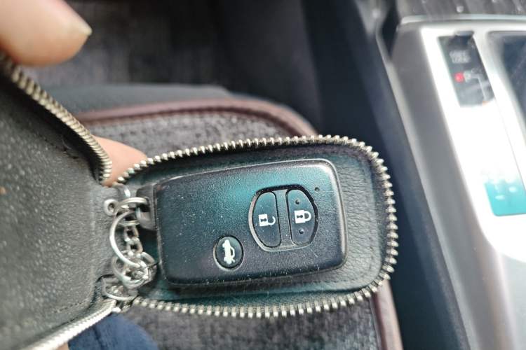 Used Toyota Reiz 2010 2.5V Fashion Elite Edition Vehicle Key