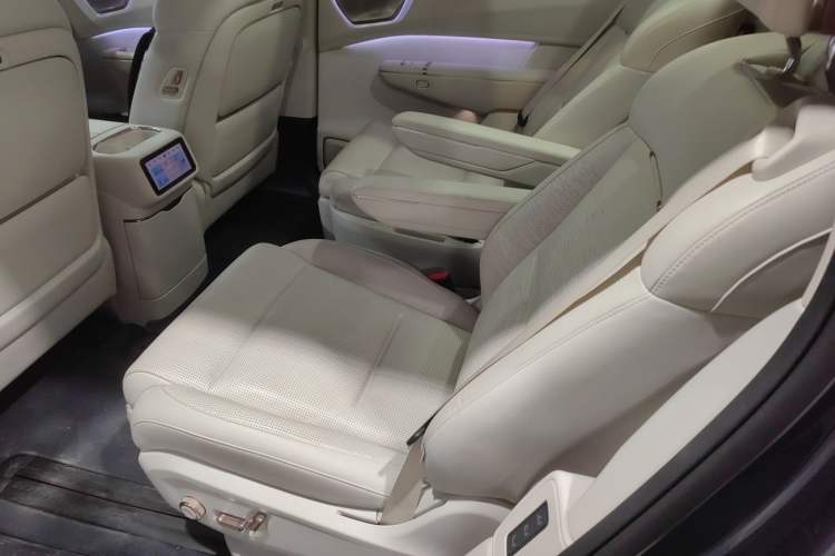 Used Lynk & Co 900 2025 2.0T Ultra
