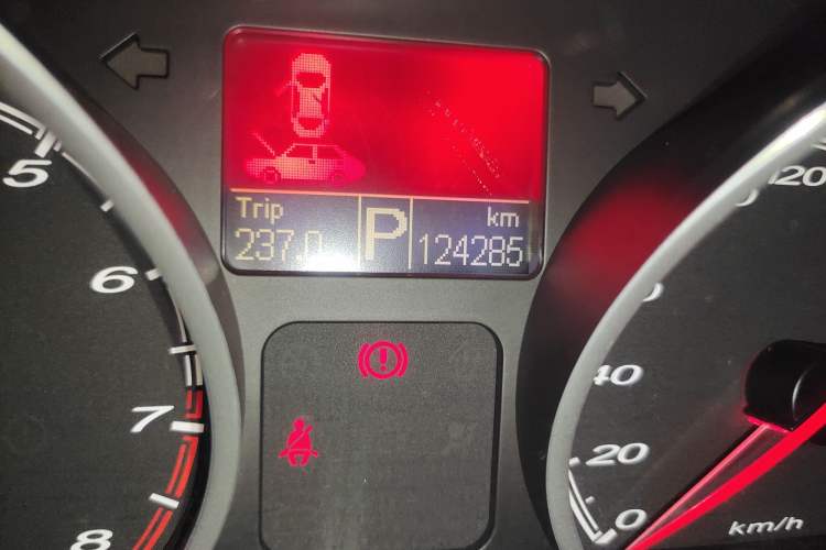 Used MG 6 2012 Hatchback 1.8L Automatic Drive Value Edition Odometer Close Up