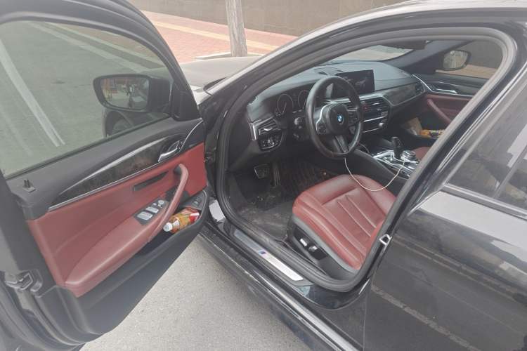 Used BMW 5 Series 2018 Restyled 530Li Leading Edition M Sport Package
