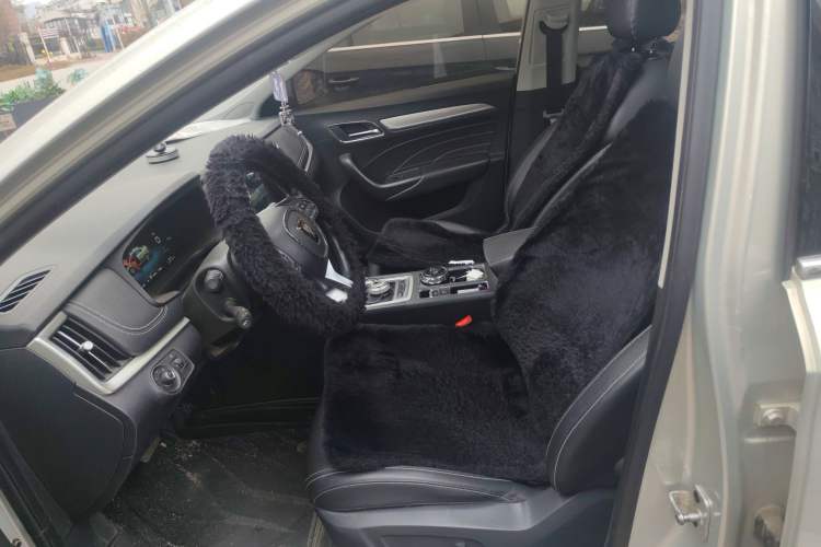 Used Roewe i6 New Energy 2017 45T Hybrid Connect & Smart Enjoyment Edition
