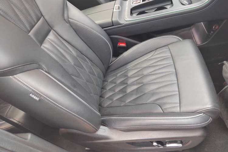 Used GAC Trumpchi GS8 2022 Linghang Series 2.0 TGDI Two-Wheel-Drive Luxury Smart Connectivity Version (7 Seats) Right Front Seat