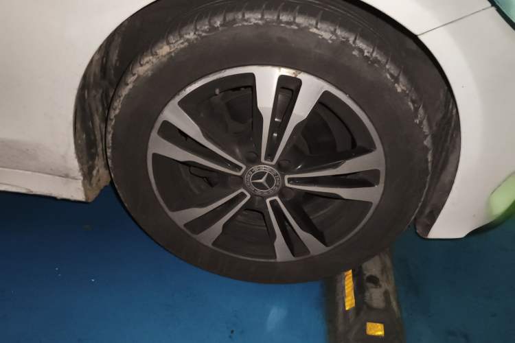 Used Mercedes-Benz C-Class 2017 Restyled C 200 Sport Edition Exterior 7