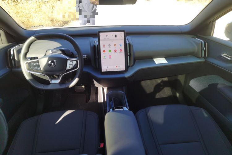 Used Volvo EX30 2025 Rear-Drive Long-Range Plus Model