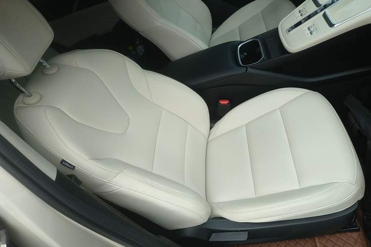 Used Haval Fierce Dragon Max 2023 1.5L Hi4 105 Four-Wheel Drive Elite Edition Right Front Seat