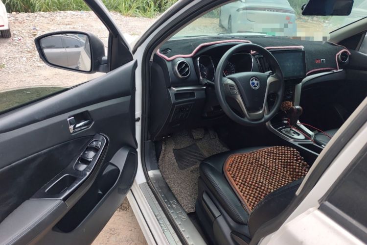 Used Venucia T70 2016 2.0L CVT Smart Choice Edition Driver Seat