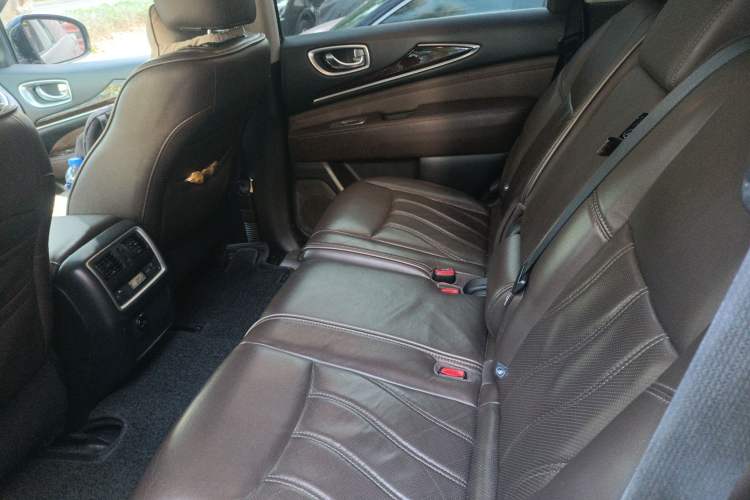 Used Infiniti QX60 2014 2.5 S/C Hybrid Two-Wheel Drive Excellence Edition