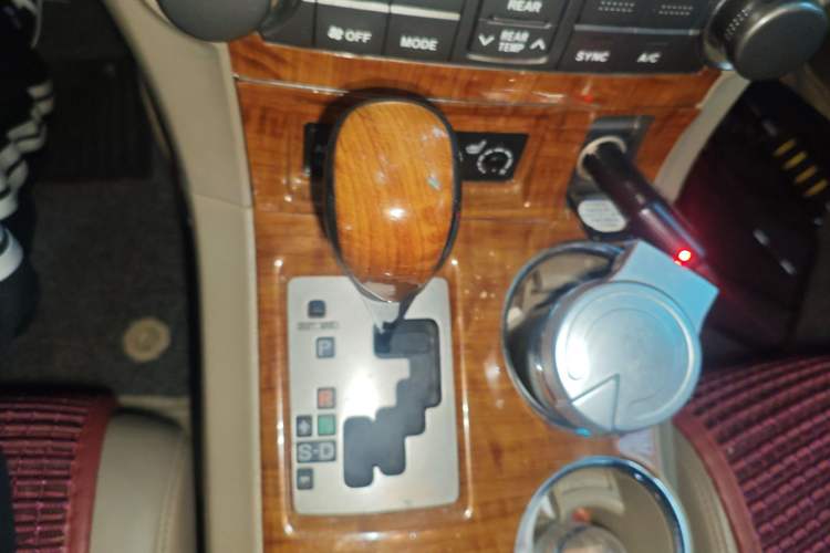 Used Toyota Highlander 2011 2.7L Two-Wheel Drive 7-Seater Luxury Edition
