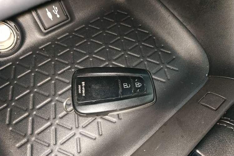 Used Toyota RAV4 2022 2.0L CVT Two-Wheel Drive Fashion Plus Edition
