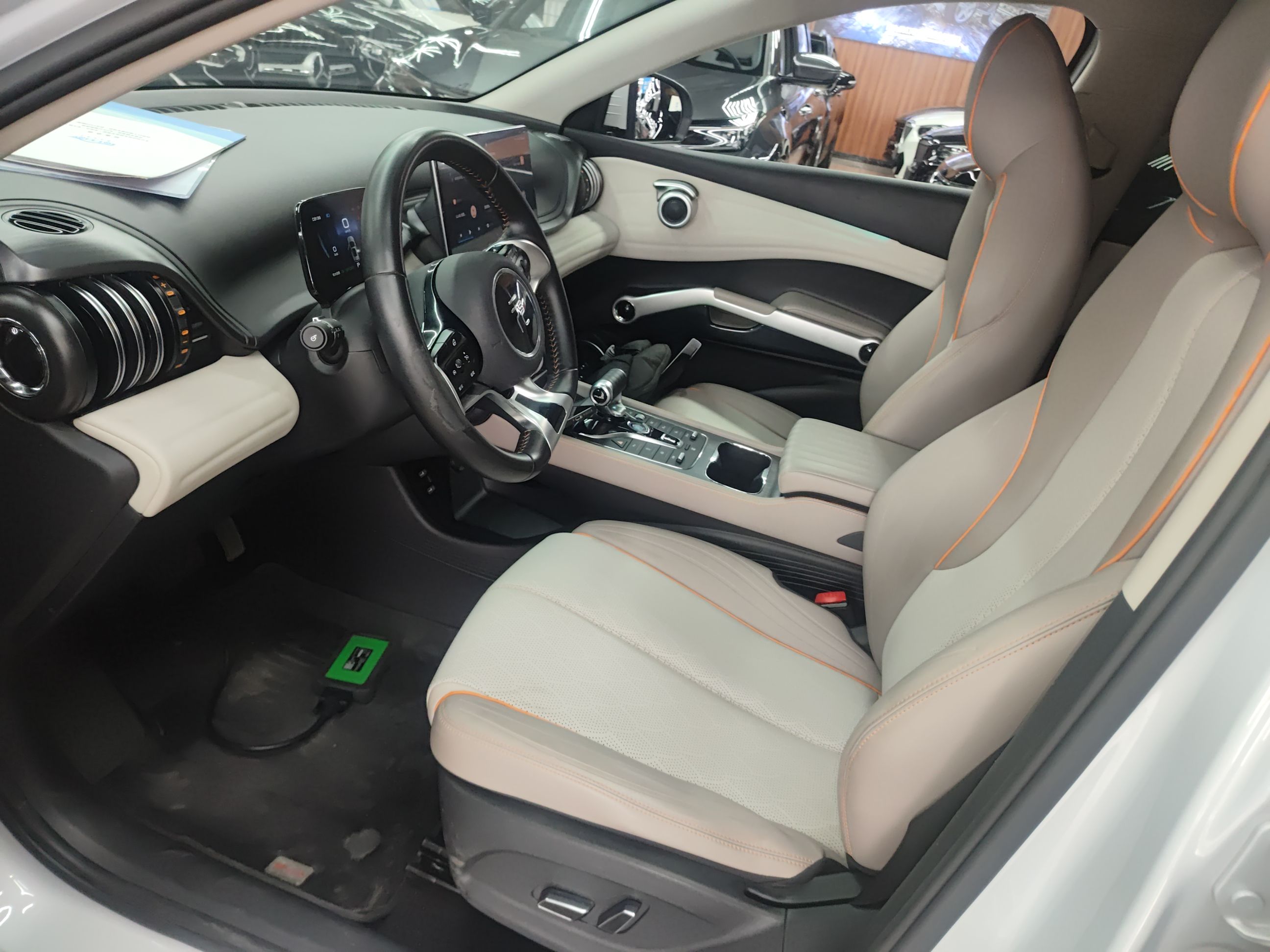 Переднее сиденье в автомобиле