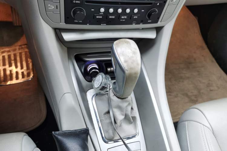 Used Citroen C5 2011 Dongfang Zhilü 2.3L Automatic Zunyu Model Gear Lever