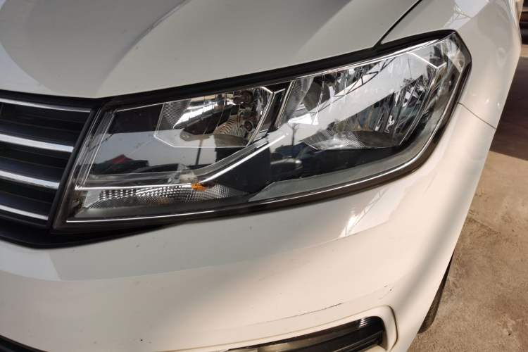 Used Volkswagen Santana 2016 1.6L Manual Comfort Edition
