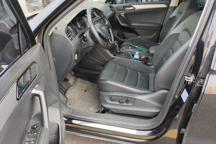 Used Volkswagen Tiguan L 2018 330TSI Automatic Two-Wheel Drive Luxury Edition Driver Seat