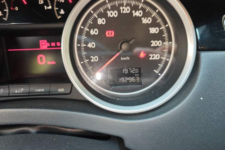 Used Peugeot 508 2013 2.0L 2nd Anniversary Edition Automatic Smart Enjoyment Version
