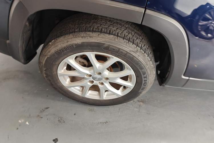 Used Jeep Cherokee 2017 2.4L Leading Smart Edition
