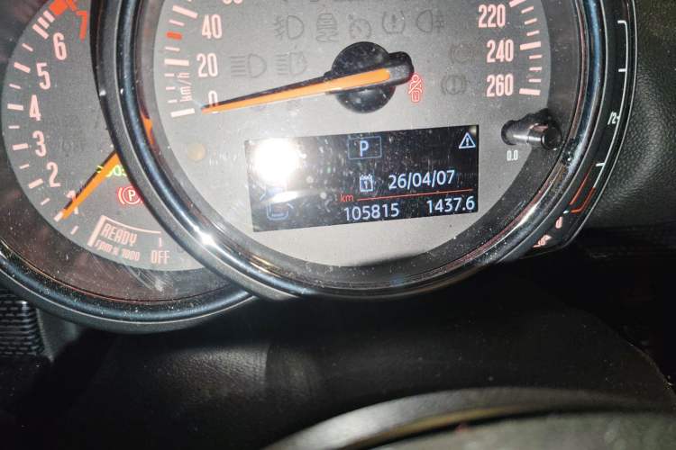 Used MINI Clubman 2018 1.5T COOPER Racing Driver Odometer Close Up