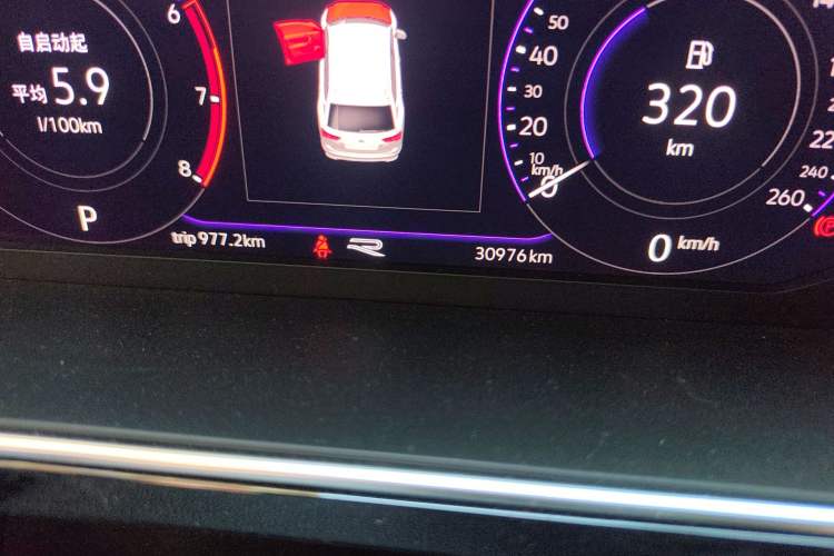 Used Volkswagen Tiguan L 2023 330TSI Automatic Two-Wheel Drive R-Line Flagship Edition Odometer Close Up