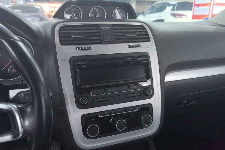 Used Volkswagen Scirocco 2015 1.4TSI Fashion Edition Audio And AC Panel