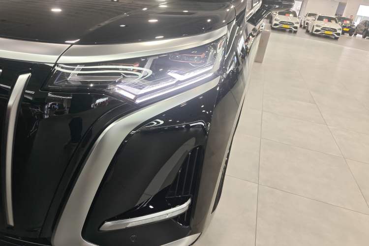 Used Denza D9 2024 EV 620 Premium Model Left Front Headlight