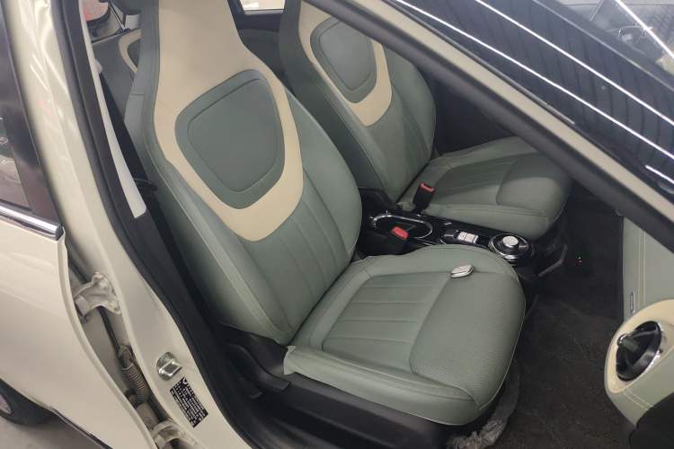 Used Wuling Bingo 2024 333 km Enjoyment Version Right Front Seat