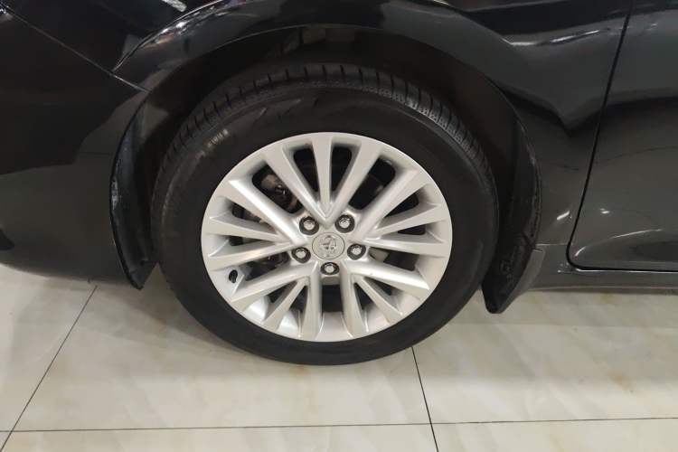 Used Toyota Camry 2015 2.5G Luxury Navigation Edition Exterior 4