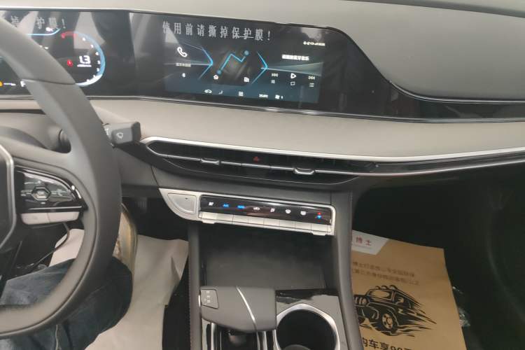 Used CHANGAN Eado 2025 PLUS 1.4T Dual-Clutch High-Energy Version
