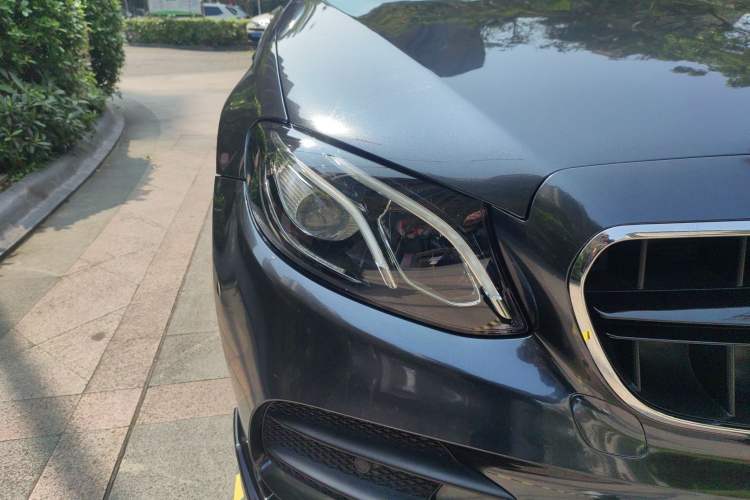 Used Mercedes-Benz E-Class 2019 E 300 L Sporty and Stylish Model