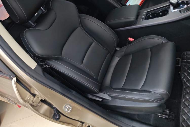 Used Geely Auto Emgrand X7 Sport 2021 Million Edition 1.8TD DCT Two-Wheel Drive Comfort Model
