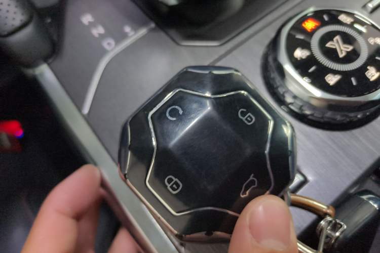 Used JETOUR Traveler 2023 2.0T All-Wheel-Drive CrossPRO Interior 1