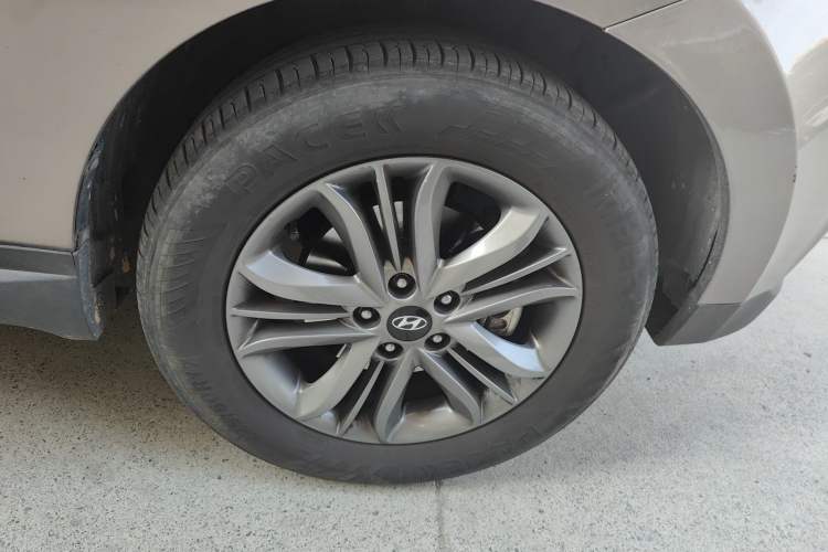 Used Hyundai ix35 2015 2.0L Automatic 2WD Smart Version China V Standard Right Front Wheel Hub