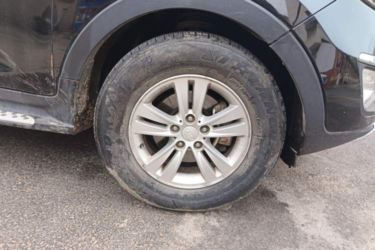 Used Kia Sportage R 2012 2.0L Manual Two-Wheel Drive GL Trim
