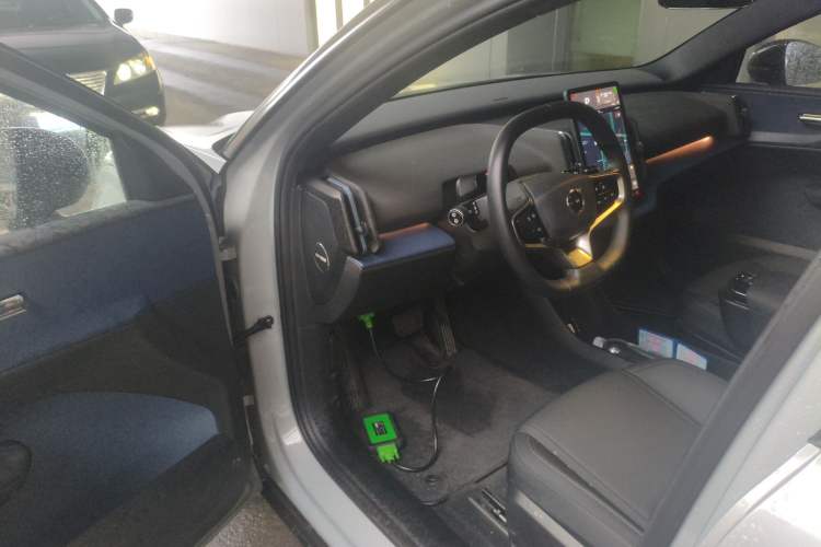 Used Volvo EX30 2025 Rear-Drive Long-Range Version Ultra